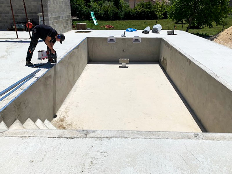 Construction et entretien de piscine dans le Gard : Pisicnes béton