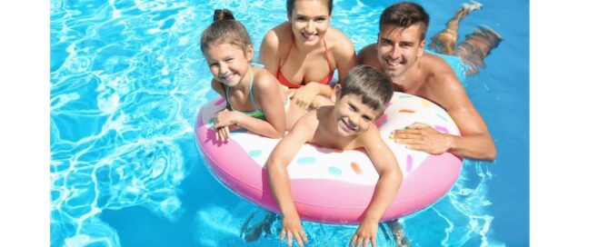 Piscine avec traitement automatique